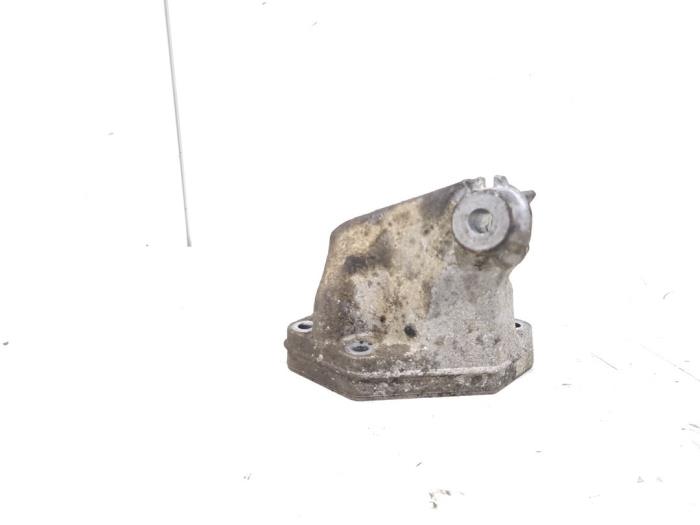 Used Engine mount Mercedes ML II (164/4JG) 3.0 ML-280 CDI 4-Matic V6 24V Price € 24,00 Margin scheme offered by GEJO Revisie & Onderdelen BV