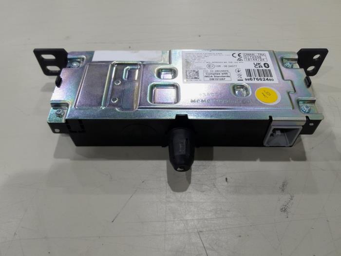 Używane Modul Bluetooth Citroen C3 (CB/CC) ë-C3 Comfort Range 44 kWh Cena € 130,00 Procedura marży oferowane przez GEJO Revisie & Onderdelen BV