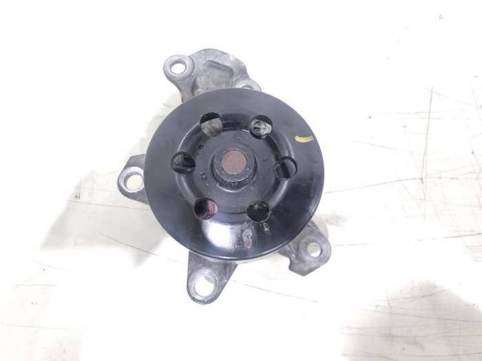Begagnade Vattenpump Toyota Aygo (B40) 1.0 12V VVT-i Pris € 45,00 Marginaltabell erbjuds av GEJO Revisie & Onderdelen BV