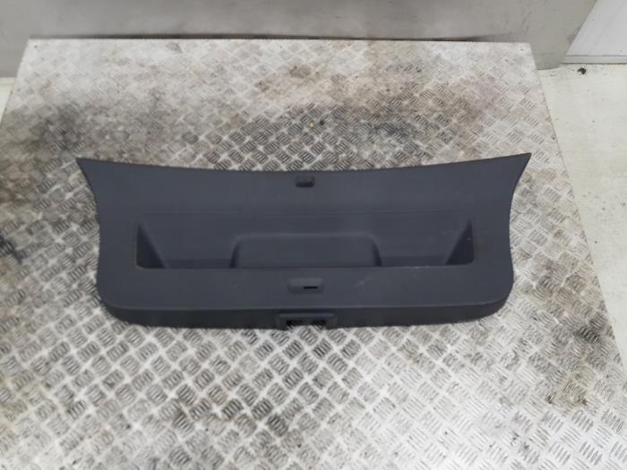 Tailgate trim