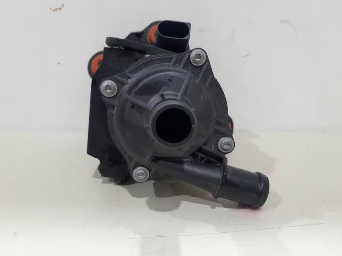 Begagnade Vattenpump Audi e-tron (GEN) 55 quattro Pris € 68,00 Marginaltabell erbjuds av GEJO Revisie & Onderdelen BV