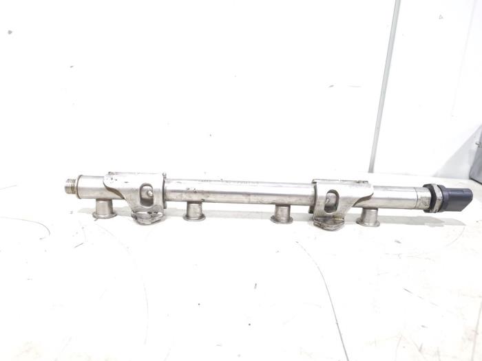 Gebrauchte Kraftstoffverteiler Volkswagen Golf VII (AUA) 1.2 TSI 16V Preis € 24,00 Margenregelung angeboten von GEJO Revisie & Onderdelen BV