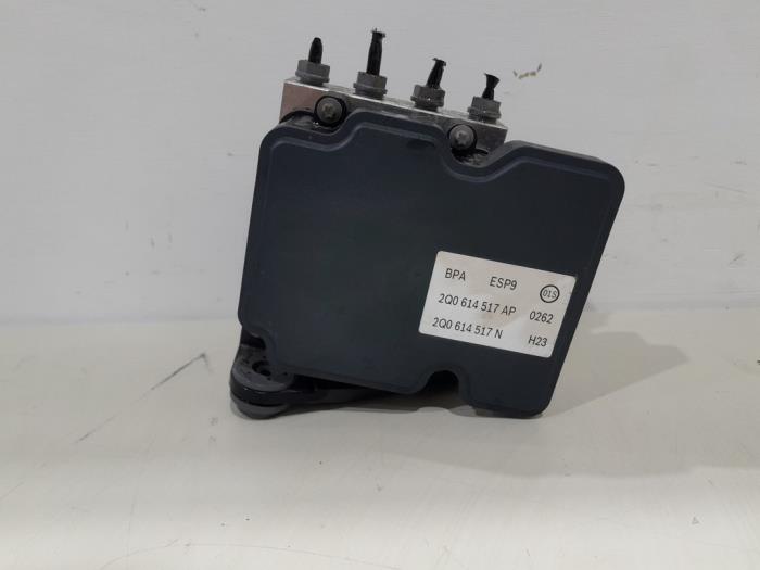 Używane Pompa ABS Audi A1 Sportback (GBA) 1.0 30 TFSI 12V Cena € 14,00 Procedura marży oferowane przez GEJO Revisie & Onderdelen BV