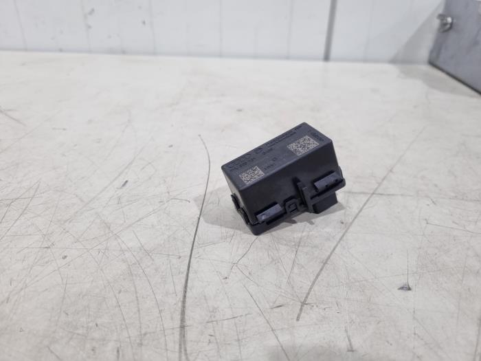 Używane Modul keyless vehicle Audi A6 Avant (C7) 2.0 TDI 16V Cena € 8,00 Procedura marży oferowane przez GEJO Revisie & Onderdelen BV
