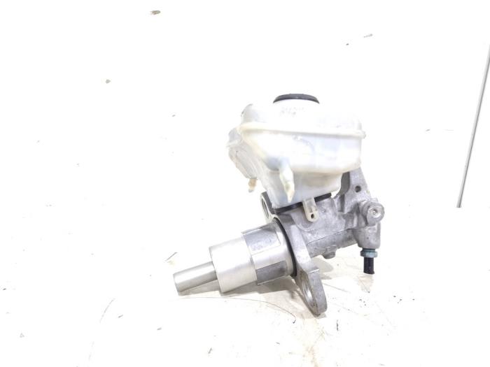 Master brake cylinder