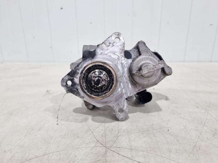 Usagé Valve RGE Audi A6 Avant (C7) 2.0 TDI 16V Prix € 13,00 Règlement à la marge proposé par GEJO Revisie & Onderdelen BV