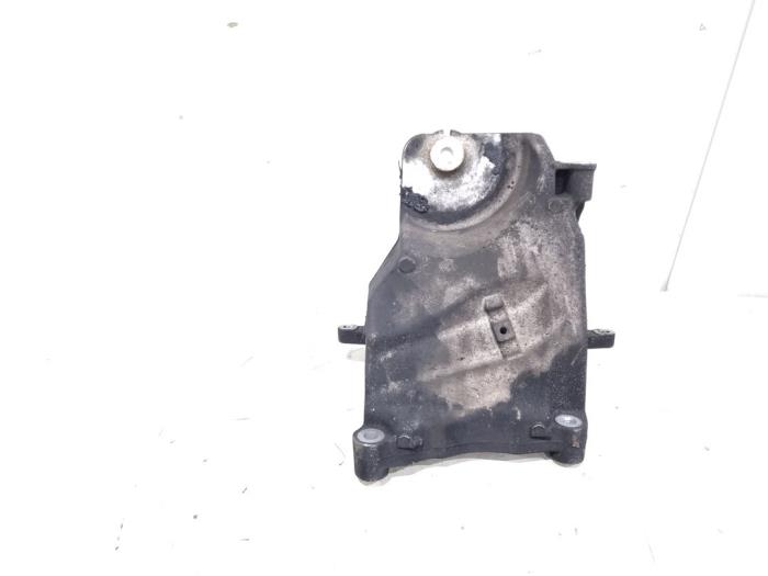 Used Engine mount Mercedes C (W205) C-180 1.6 CDI BlueTEC, C-180 d 16V Price € 35,00 Margin scheme offered by GEJO Revisie & Onderdelen BV