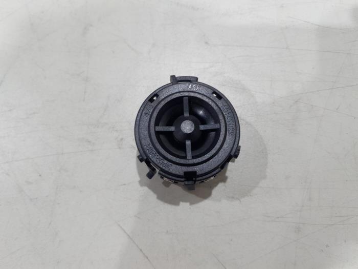 Begagnade Diskanthögtalare Mercedes A (177.0) 2.0 A-220 Turbo 16V Pris € 12,00 Marginaltabell erbjuds av GEJO Revisie & Onderdelen BV