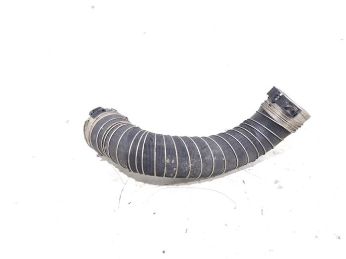 Gebrauchte Intercooler Schlauch Mercedes A (177.0) 2.0 A-220 Turbo 16V Preis € 50,00 Margenregelung angeboten von GEJO Revisie & Onderdelen BV