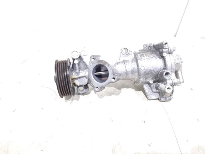 Używane Pompa wodna Mercedes A (177.0) 2.0 A-220 Turbo 16V Cena € 60,00 Procedura marży oferowane przez GEJO Revisie & Onderdelen BV