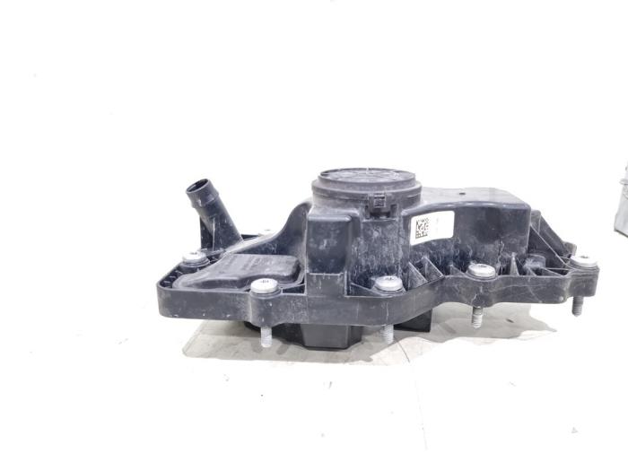 Usagé Ventilation carter Mercedes A (177.0) 2.0 A-220 Turbo 16V Prix € 29,00 Règlement à la marge proposé par GEJO Revisie & Onderdelen BV