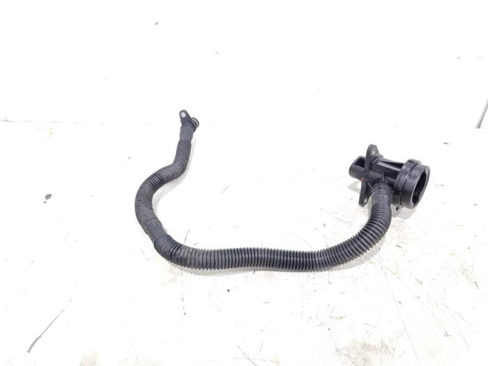 Gebrauchte Öl Füllrohr Mercedes A (177.0) 2.0 A-220 Turbo 16V Preis € 24,00 Margenregelung angeboten von GEJO Revisie & Onderdelen BV