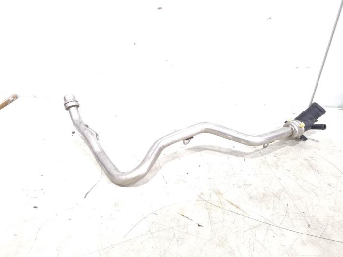 Gebrauchte Wasserrohr Mercedes A (177.0) 2.0 A-220 Turbo 16V Preis € 30,00 Margenregelung angeboten von GEJO Revisie & Onderdelen BV