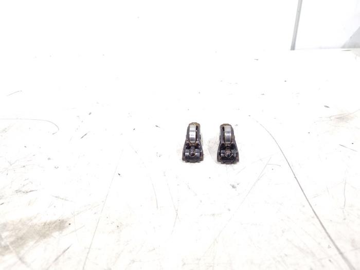 Usagé Culbuteur Mercedes A (177.0) 2.0 A-220 Turbo 16V Prix € 5,00 Règlement à la marge proposé par GEJO Revisie & Onderdelen BV