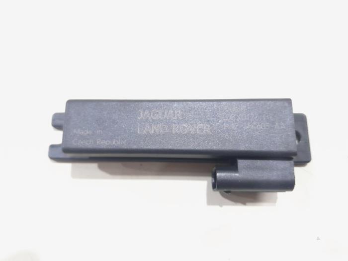 Używane Keyless Entry-Antena Jaguar XE 2.0d 180 16V AWD Cena € 4,00 Procedura marży oferowane przez GEJO Revisie & Onderdelen BV