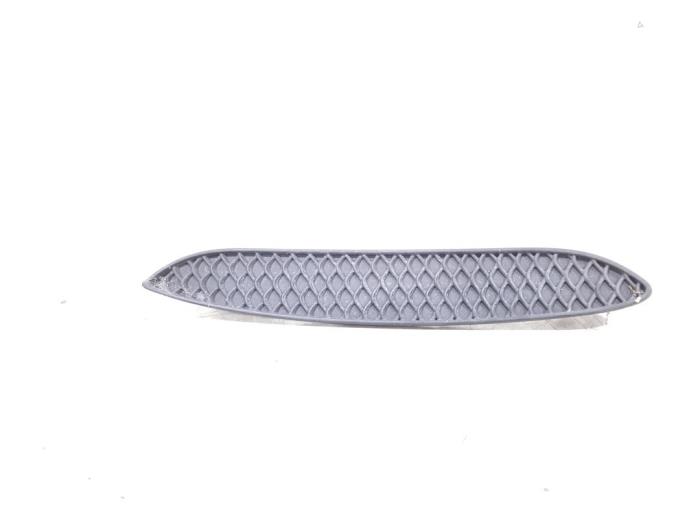 Rear bumper trim bar molding