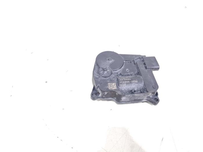 Gebrauchte Thermostat Hyundai i20 (BC3) 1.0 T-GDI 100 Mild Hybrid 48V 12V Preis € 74,00 Margenregelung angeboten von GEJO Revisie & Onderdelen BV