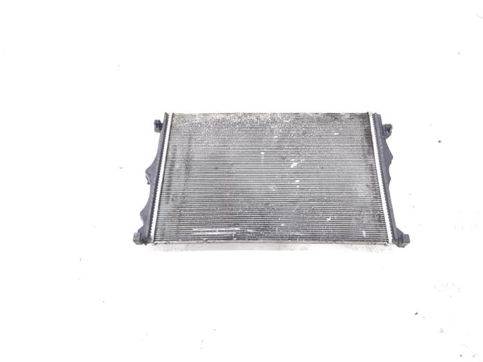 Usagé Radiateur Mercedes A (177.0) 2.0 A-220 Turbo 16V Prix € 174,00 Règlement à la marge proposé par GEJO Revisie & Onderdelen BV