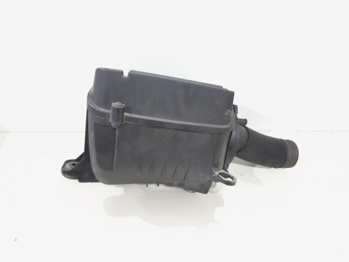Begagnade Luftfilterhus Volkswagen Passat Variant (3C5) Pris € 29,00 Marginaltabell erbjuds av GEJO Revisie & Onderdelen BV