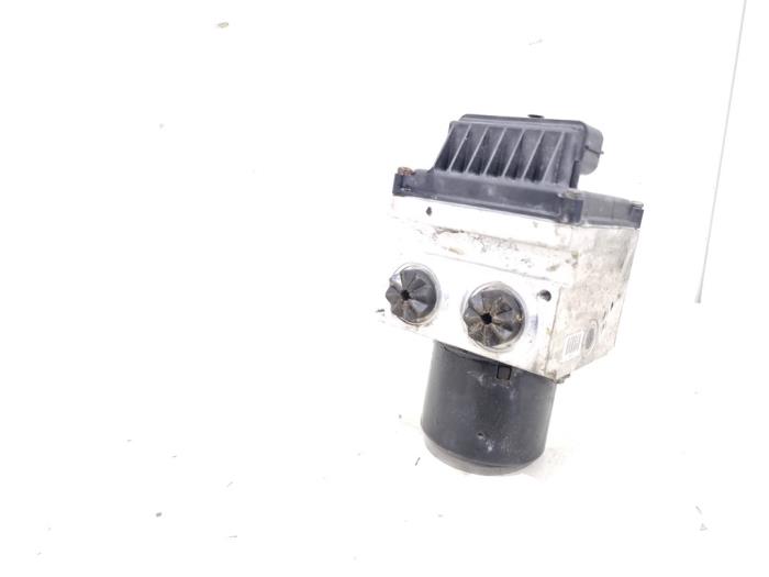 Usagé Pompe ABS Volkswagen Passat Variant (3C5) Prix € 18,95 Règlement à la marge proposé par GEJO Revisie & Onderdelen BV