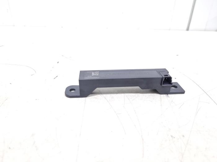 Używane Antena Mercedes A (177.0) 1.3 A-200 Turbo 16V Cena € 9,00 Procedura marży oferowane przez GEJO Revisie & Onderdelen BV