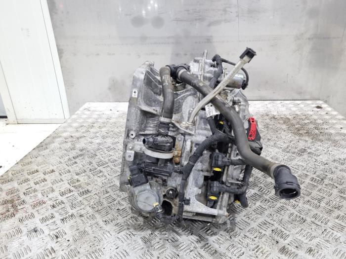 Getriebe van een Mercedes-Benz A (177.0) 1.3 A-200 Turbo 16V 2019
