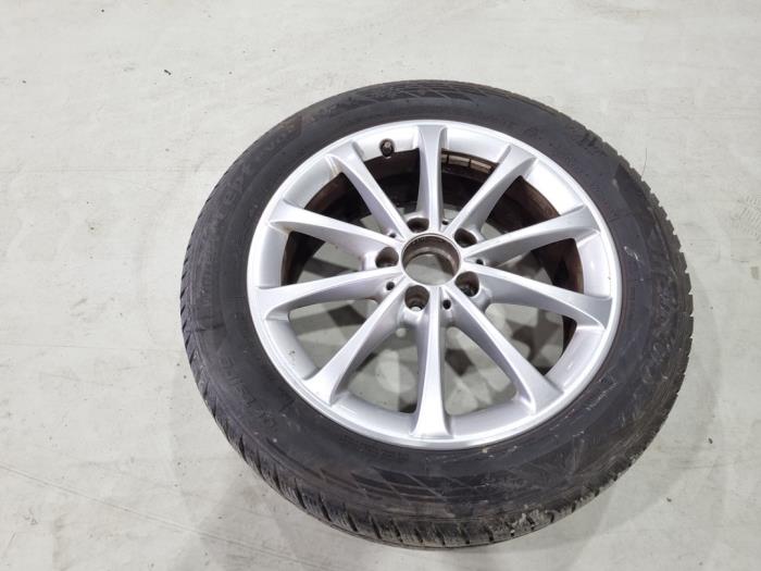 Begagnade Hjul + vinterdäck Mercedes A (177.0) 1.3 A-200 Turbo 16V Pris € 80,00 Marginaltabell erbjuds av GEJO Revisie & Onderdelen BV