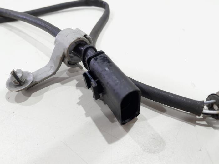 Lambda probe from a Volkswagen Polo VI (AW1) 1.0 MPi 12V 2019