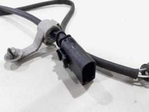 Lambda probe from a Volkswagen Polo VI (AW1) 1.0 MPi 12V 2019