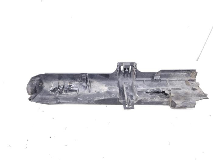 Radiator mount bracket