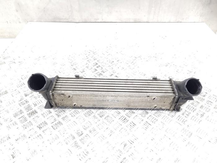 Usados Intercooler BMW 3 serie Touring (E91) 318d 16V Precio € 29,00 Norma de margen ofrecido por GEJO Revisie & Onderdelen BV