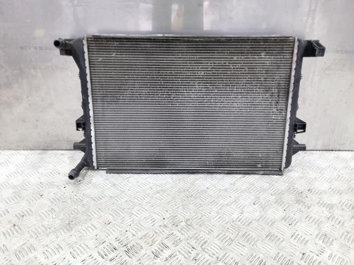 Usagé Radiateur Volkswagen Golf VII (AUA) 2.0 GTD 16V Prix € 69,00 Règlement à la marge proposé par GEJO Revisie & Onderdelen BV