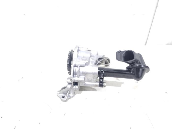Używane Pompa oleju Volkswagen Golf VIII (CD1) 1.0 eTSI 12V Cena € 70,00 Procedura marży oferowane przez GEJO Revisie & Onderdelen BV