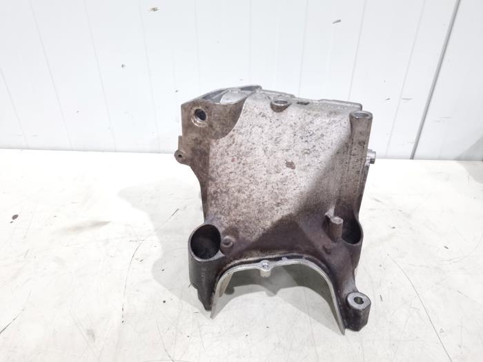 Used Engine mount Volkswagen Golf VIII (CD1) 1.0 eTSI 12V Price € 19,00 Margin scheme offered by GEJO Revisie & Onderdelen BV