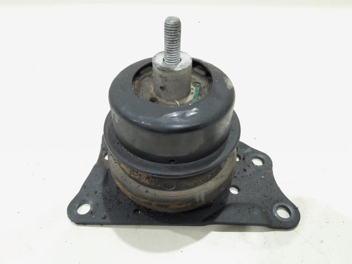 Used Engine mount Skoda Rapid 1.6 TDI 16V Price € 19,00 Margin scheme offered by GEJO Revisie & Onderdelen BV