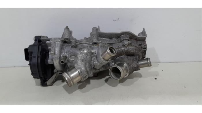 Usagé Pompe à eau Volkswagen Golf VIII (CD1) 1.0 eTSI 12V Prix € 49,00 Règlement à la marge proposé par GEJO Revisie & Onderdelen BV