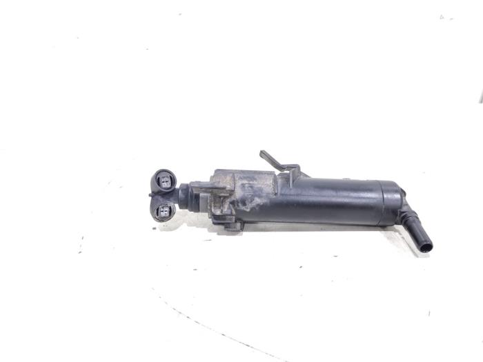 Używane Spryskiwacz reflektorów Audi A4 Avant (B8) 1.8 TFSI 16V Cena € 9,00 Procedura marży oferowane przez GEJO Revisie & Onderdelen BV