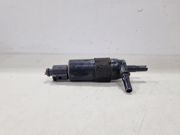 Begagnade Pump, strålkastarspolare Audi A4 Avant (B8) 1.8 TFSI 16V Pris € 9,00 Marginaltabell erbjuds av GEJO Revisie & Onderdelen BV