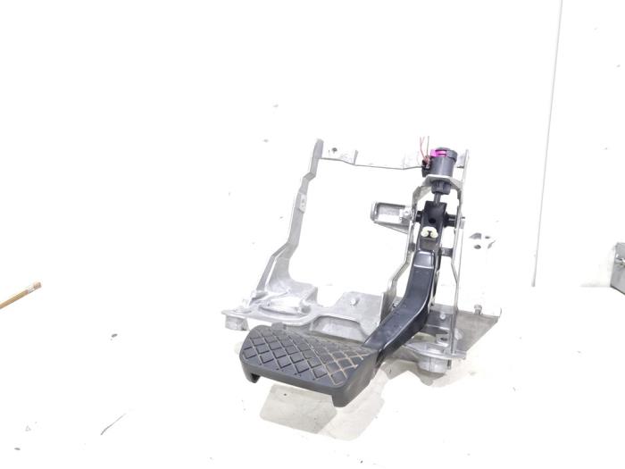 Używane Pedal hamulca Audi A4 Avant (B8) 1.8 TFSI 16V Cena € 11,00 Procedura marży oferowane przez GEJO Revisie & Onderdelen BV