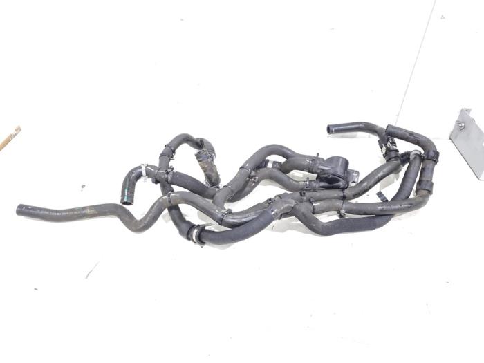 Begagnade Vattenpump Lynk &amp; Co 01 1.5 PHEV Pris € 99,00 Marginaltabell erbjuds av GEJO Revisie & Onderdelen BV