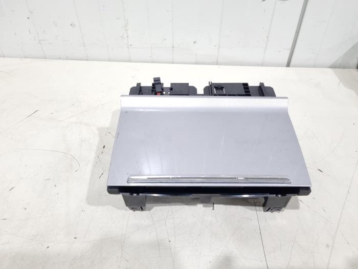 Gebrauchte Ablagefach Skoda Octavia Combi (5EAC) 1.6 TDI Greenline 16V Preis € 19,00 Margenregelung angeboten von GEJO Revisie & Onderdelen BV