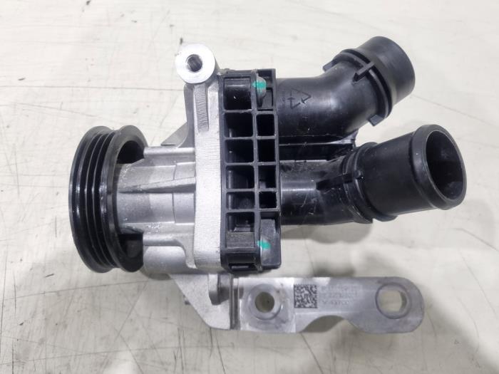 Begagnade Vattenpump Lynk &amp; Co 01 1.5 PHEV Pris € 100,00 Marginaltabell erbjuds av GEJO Revisie & Onderdelen BV