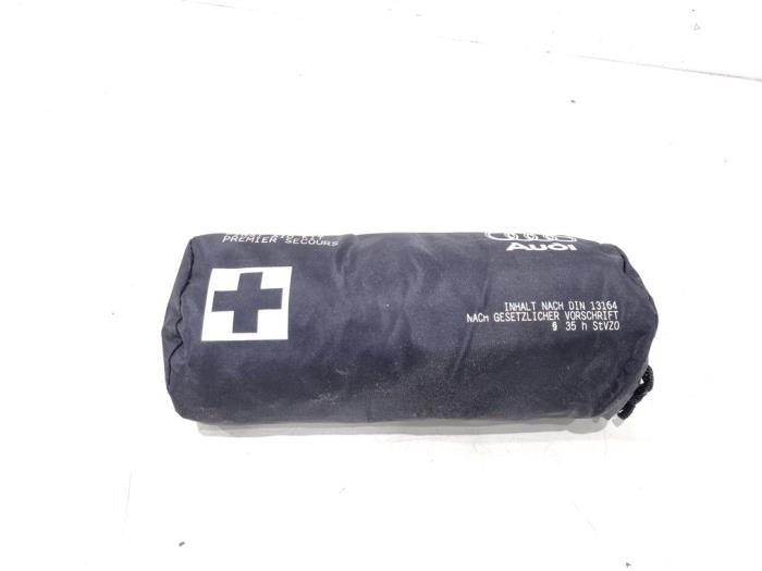 Trousse de secours – 8P0860282