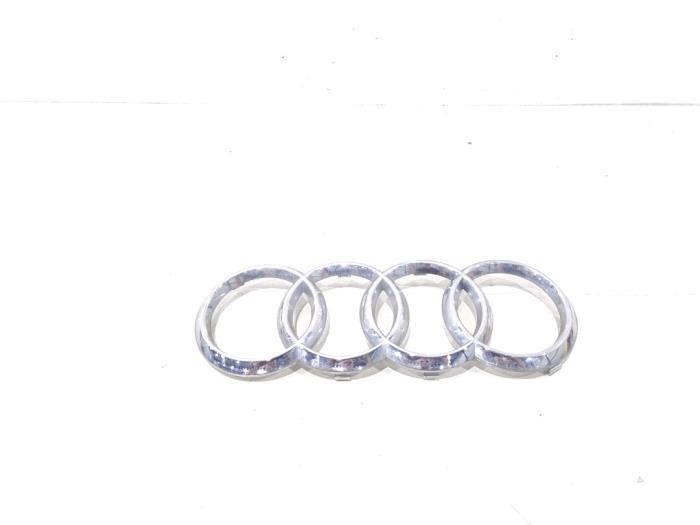 Używane Emblemat Audi A1 Sportback (GBA) 1.0 25 TFSI 12V Cena € 20,00 Procedura marży oferowane przez GEJO Revisie & Onderdelen BV