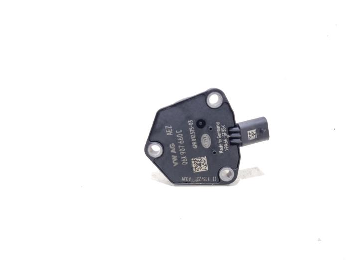 Ölstandsensor van een Audi A1 Sportback (GBA) 1.0 25 TFSI 12V 2022