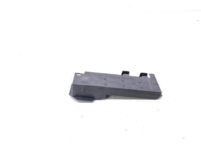 Używane Keyless Entry-Antena Audi A4 Avant (B9) 2.0 TDI 16V Cena € 8,00 Procedura marży oferowane przez GEJO Revisie & Onderdelen BV