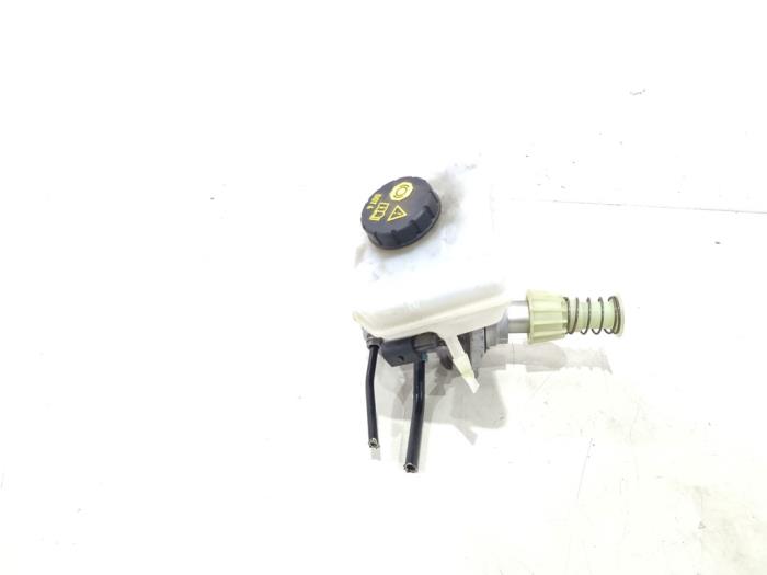 Used Master cylinder Audi A4 Avant (B9) 2.0 TDI 16V Price € 22,00 Margin scheme offered by GEJO Revisie & Onderdelen BV