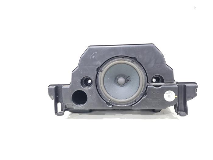Używane Subwoofer Audi A4 Avant (B9) 2.0 TDI 16V Cena € 60,00 Procedura marży oferowane przez GEJO Revisie & Onderdelen BV