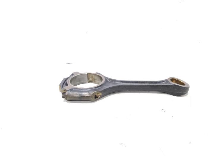 Usagé Bielle Mercedes SLK (R171) 3.0 280 V6 24V Prix € 69,00 Règlement à la marge proposé par GEJO Revisie & Onderdelen BV