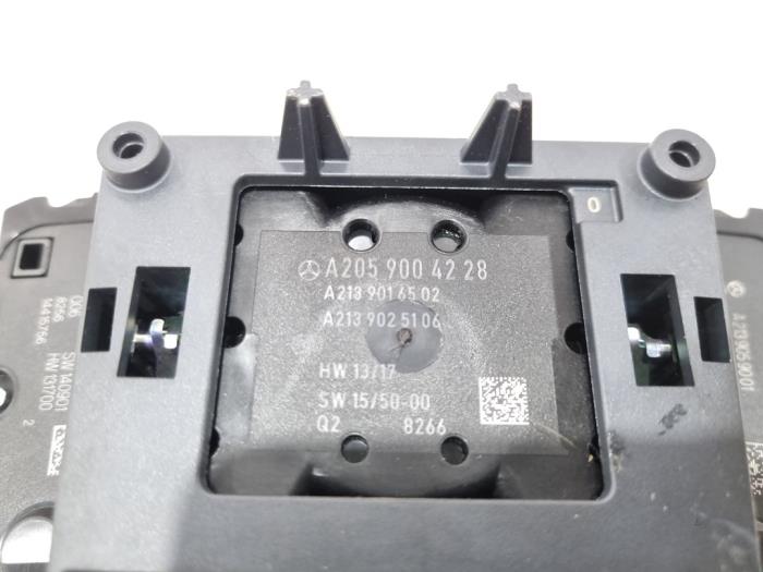 On-board computer controller from a Mercedes-Benz C Estate (S205) C-220d 2.0 Turbo 16V 2018
